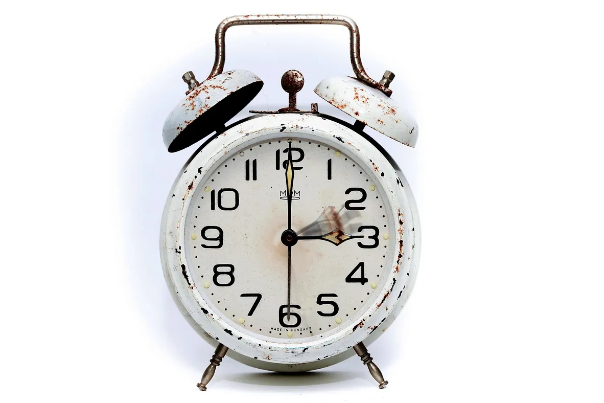 Alarm clock, the summer time changeover, time change