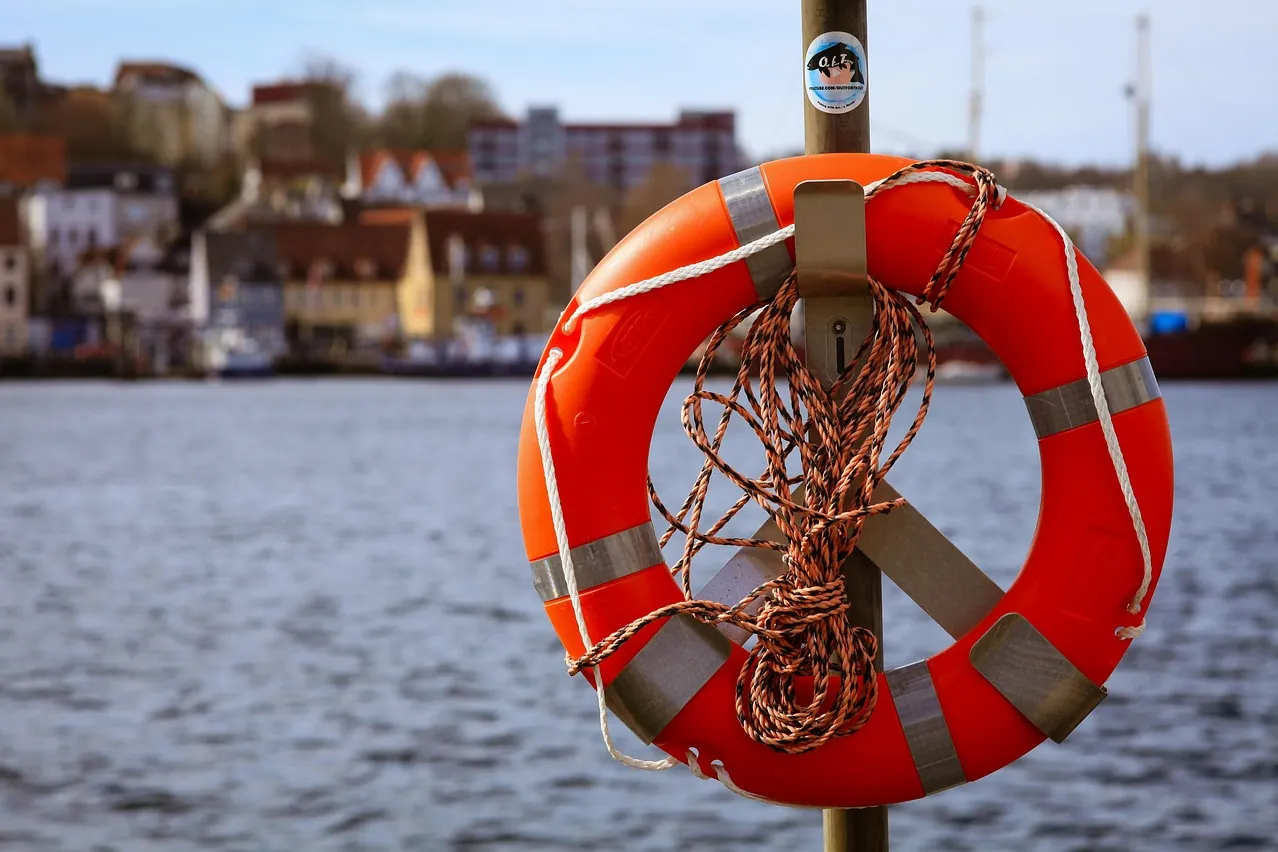 Lifebuoy, help, port