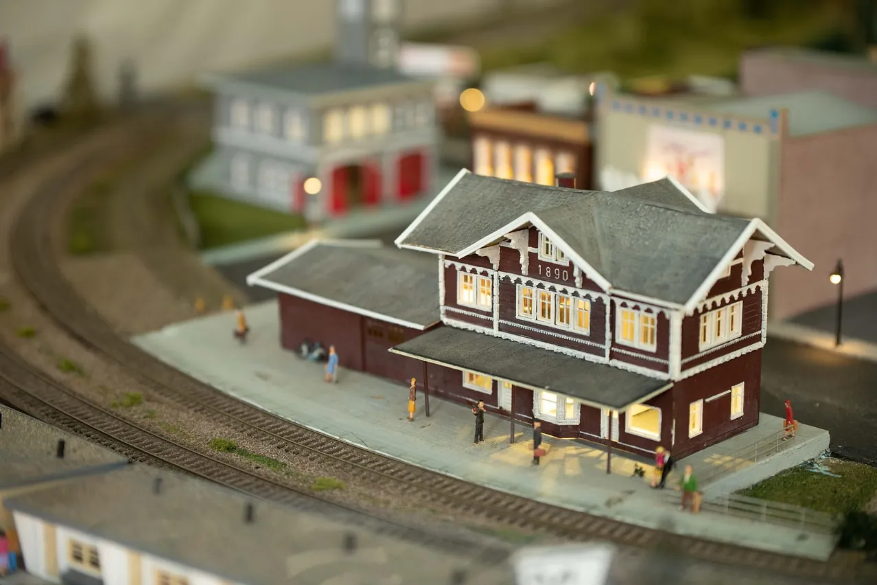 Railway station, model railway, platform