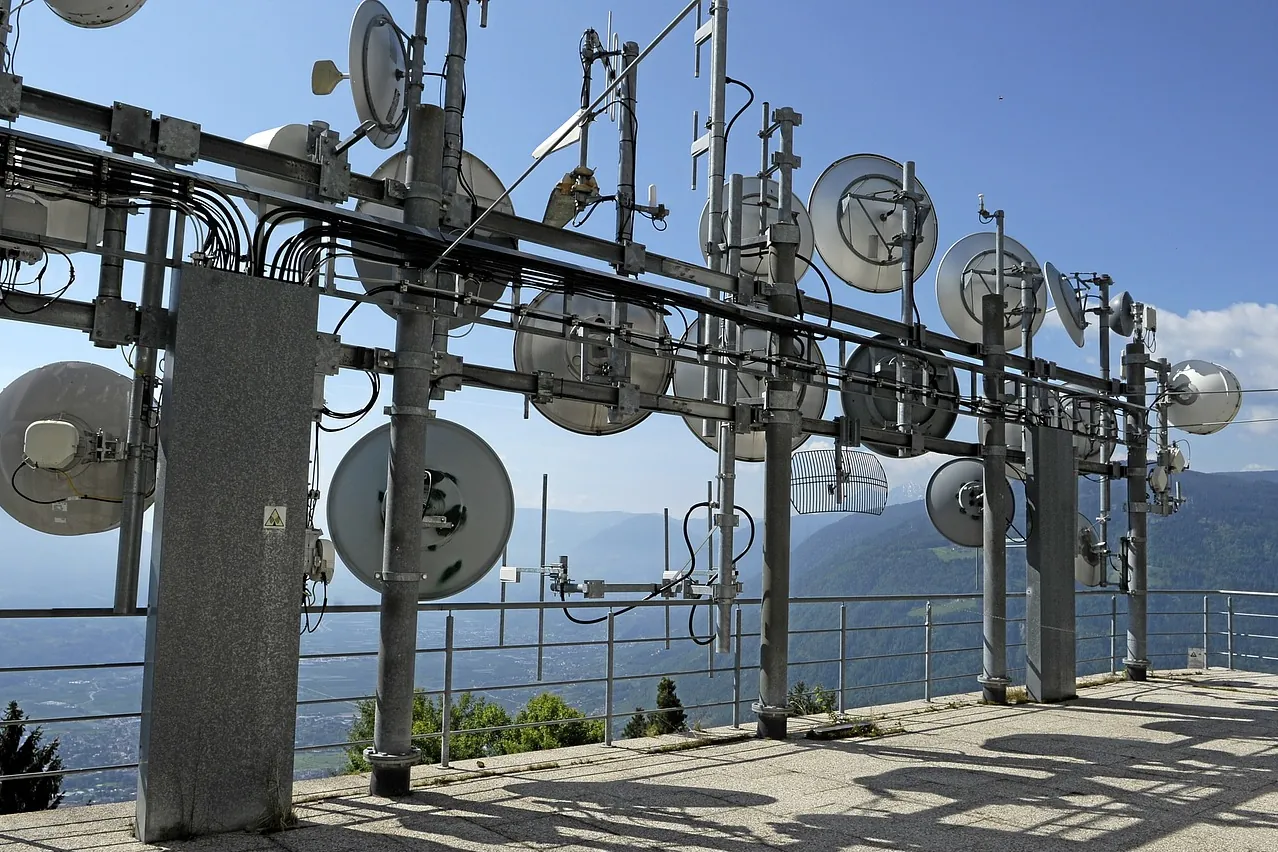 Transmission system, antenna, radio technology
