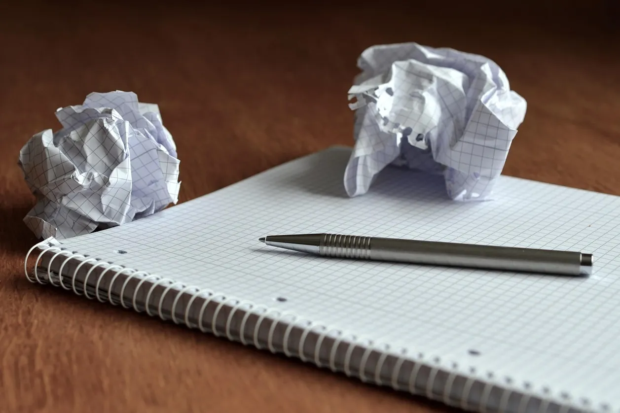 Notes, paper, ball of paper