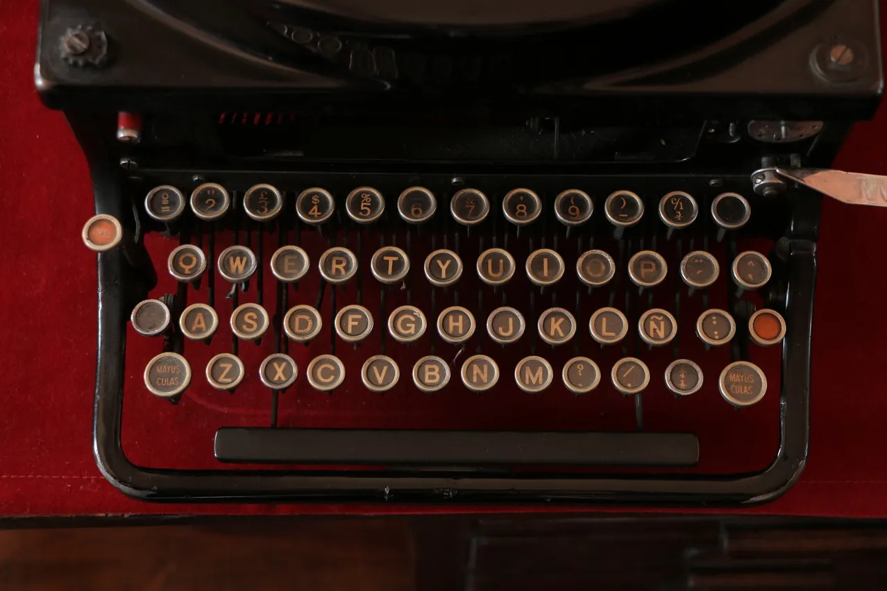Typewriter, old typewriter, vintage