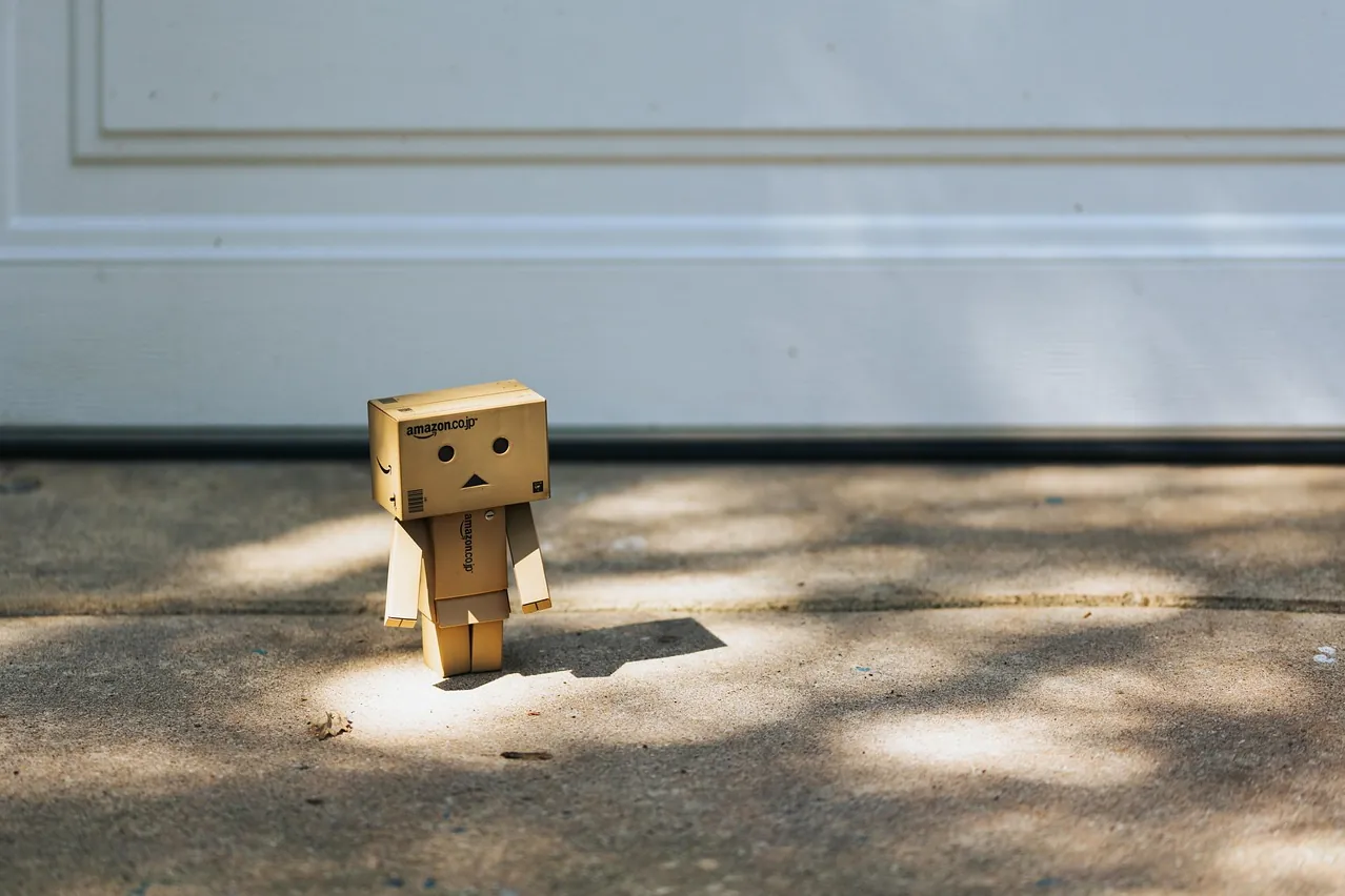 Robot, light, shadow